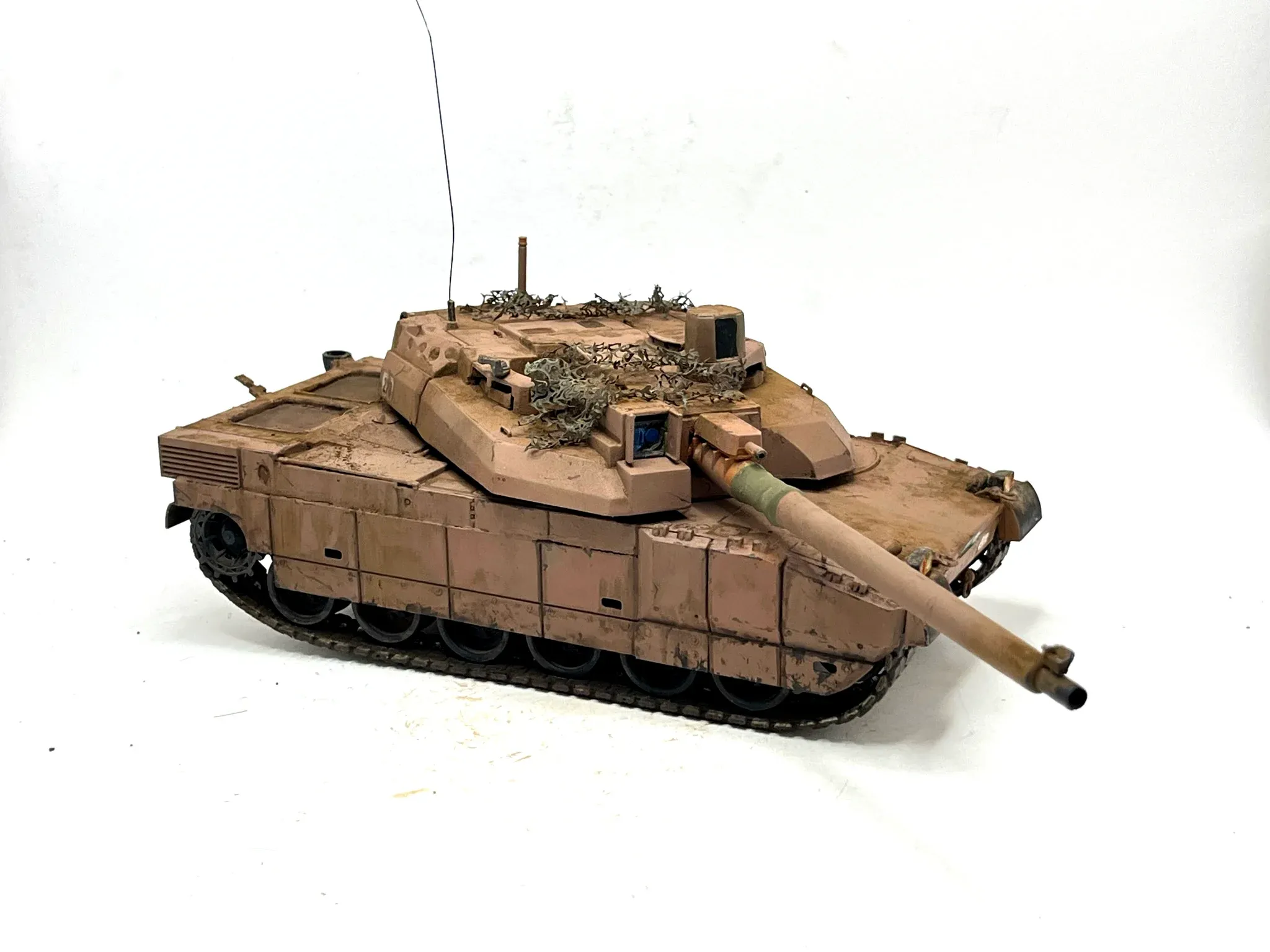 Maquette d’un char Leclerc couleur sable