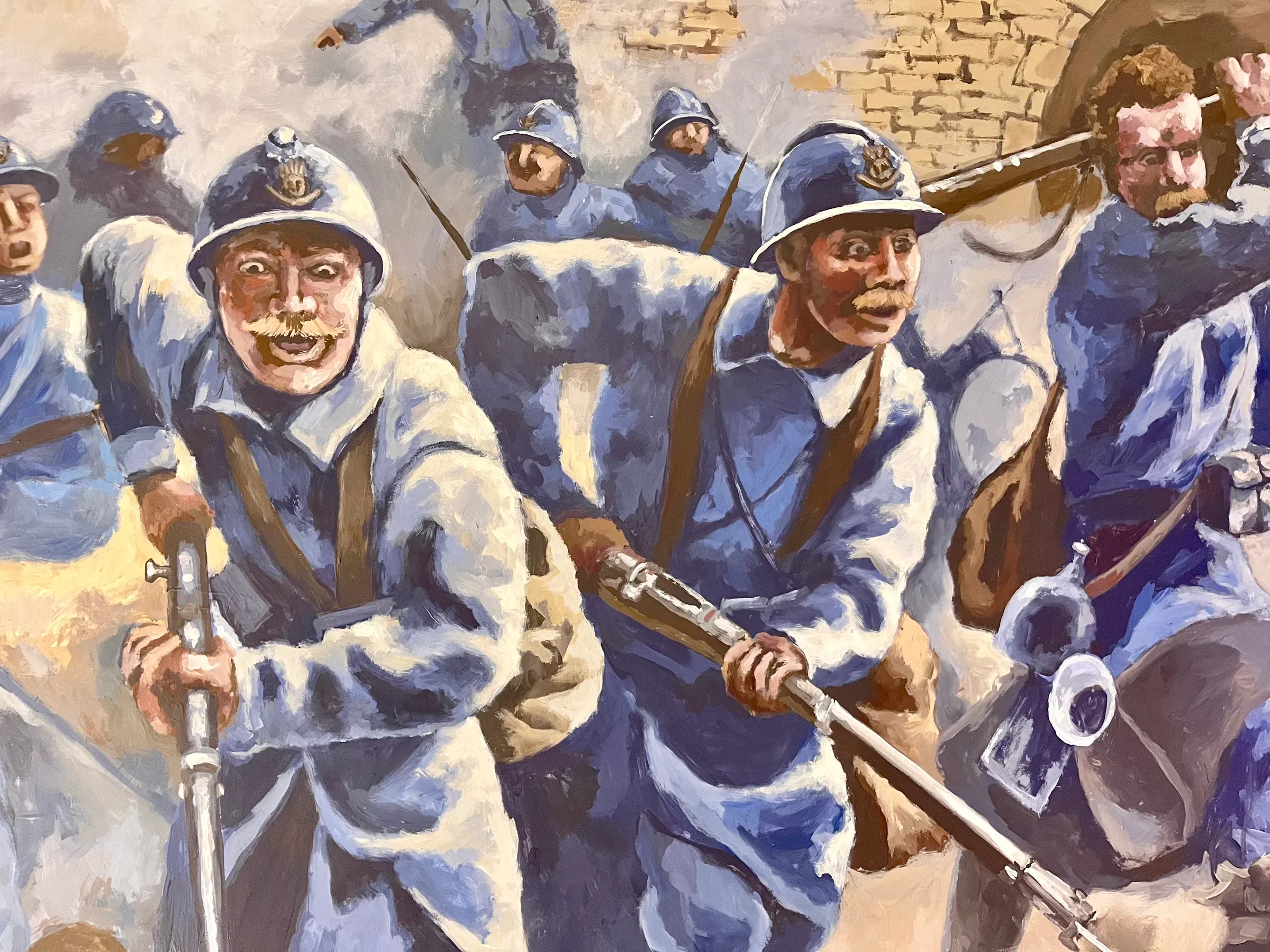 Détail de la fresque : des soldats casqués, en bleu horizon, chargent baïonnette au canon